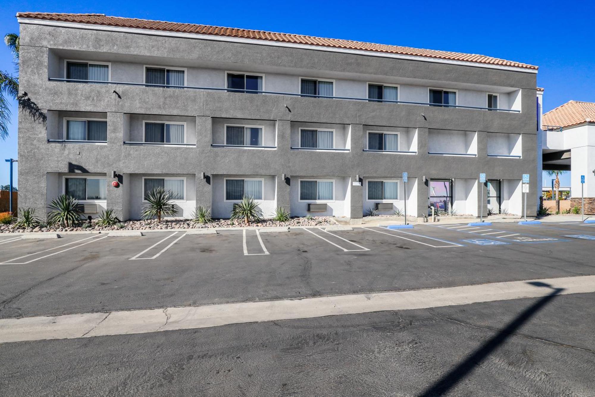 Studio 6 Suites Perris, Ca Dış mekan fotoğraf